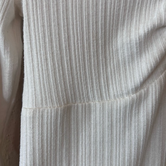 🆕💖H&M White Ribbed Long-Sleeve - Picture 7 of 8